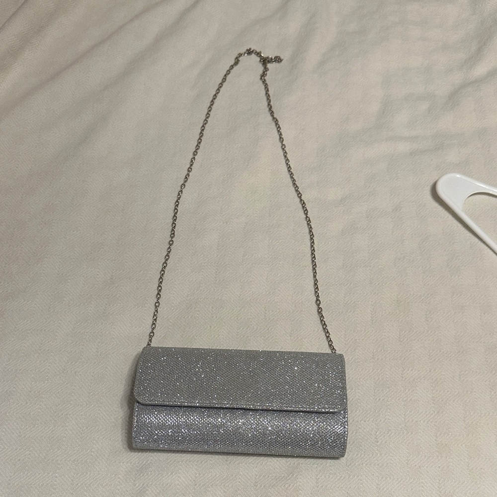 Shimmering Silver Chain Clutch